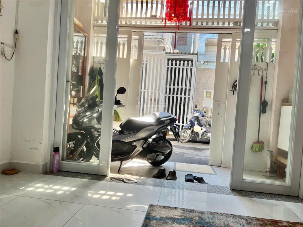 5,1 tỷ có nhà lầu đường ô tô ngay trung tâm sầm uất quận 2 đường lê văn thịnh giao chợ 39