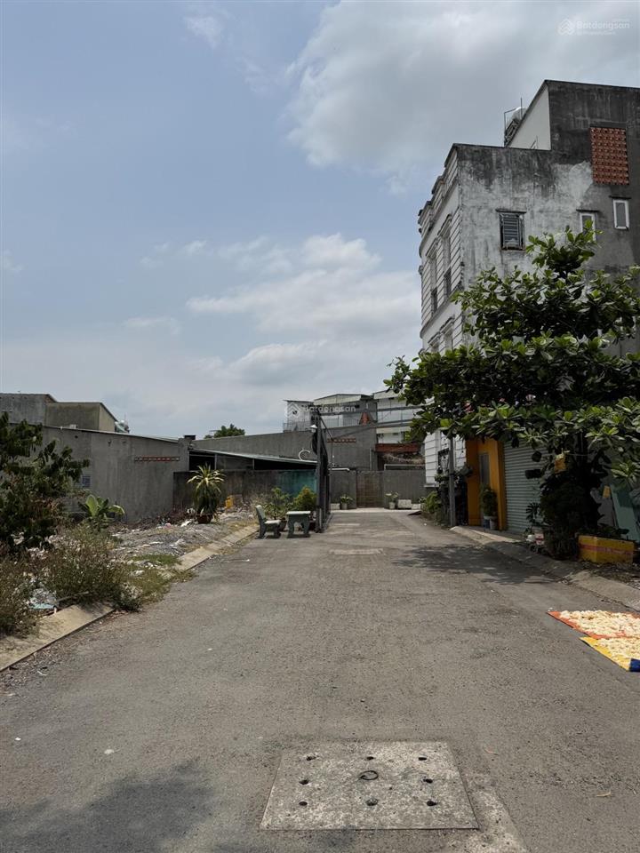 6,8 tỷ 105m2 đất ngang 5m khu phân lô đường 11 lê văn thịnh q2 ngay chợ cây xoài