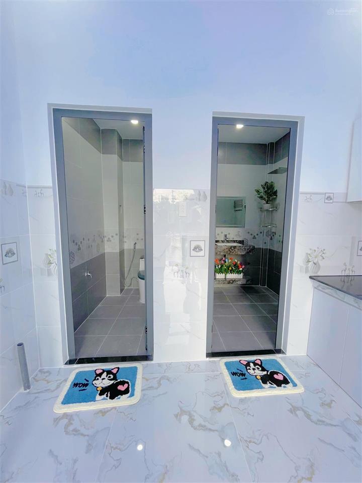 Nhanh thì còn , nhà mới 100% góc 2mt ,ngang 8m sân 2 oto tương bình hiệp chỉ 2t450  việt