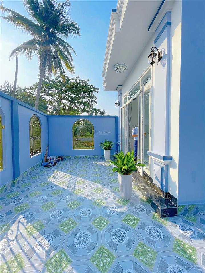 Nhanh thì còn , nhà mới 100% góc 2mt ,ngang 8m sân 2 oto tương bình hiệp chỉ 2t450  việt