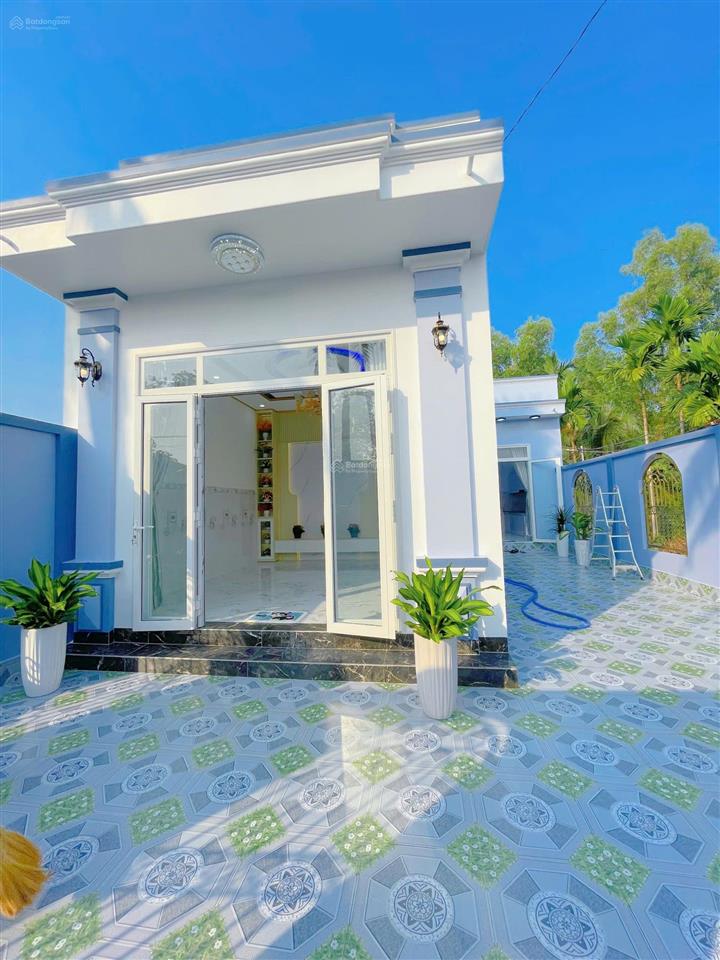 Nhanh thì còn , nhà mới 100% góc 2mt ,ngang 8m sân 2 oto tương bình hiệp chỉ 2t450  việt