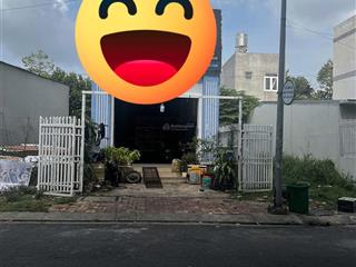 Gấp gấp , nhà chánh nghĩa 5x20m2 full thổ cư. nhựa 6m. có vỉa hè 1trệt 1 lửng