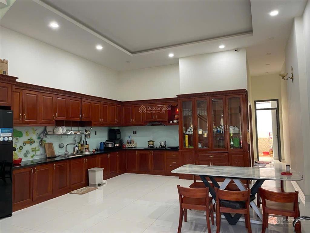 Hàng hiếm , nhà mái thái mặt tiền dx42 phú mỹ , 6x30m thổ cư 120m2 3 tầng 4pn
