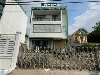 Mặt bằng kinh doanh trung tâm thủ dầu một 11x30m. 3 tầng +sân thượng sẵn máy lạnh, 650m² sàn