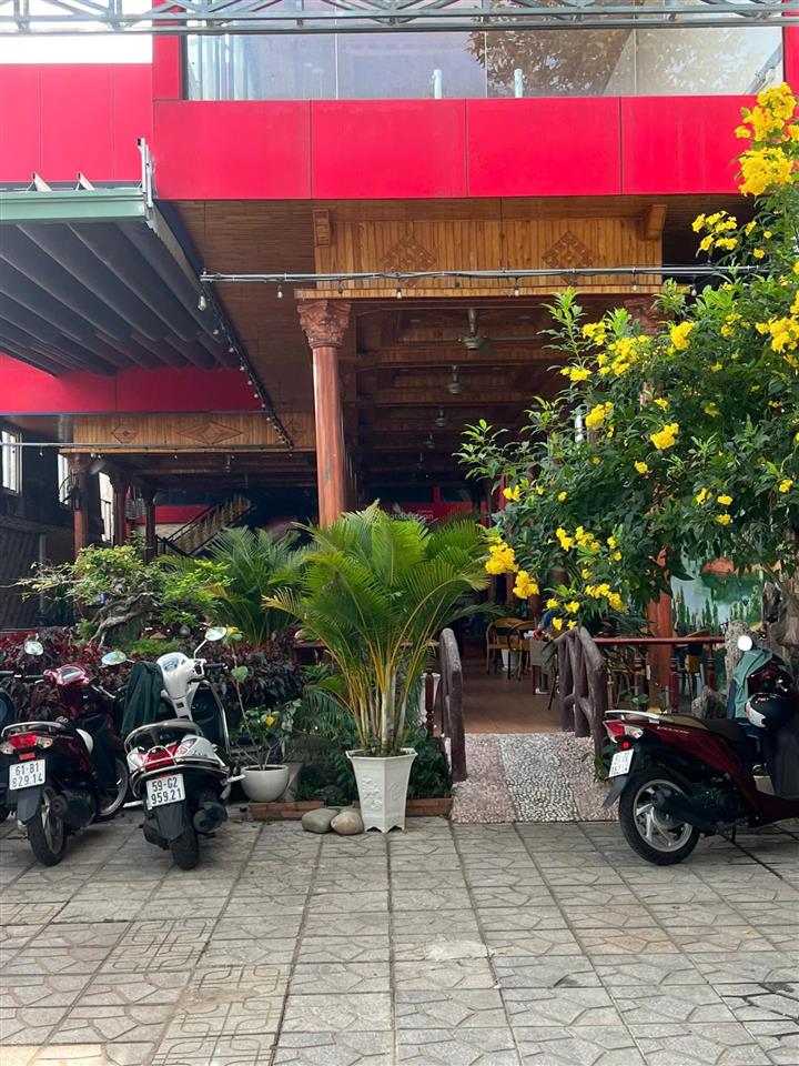 Vip vip bán nhà gỗ 3 tầng mặt tiền lê hồng phong gần chợ bình điềm. gần 500m2 tc 160m2