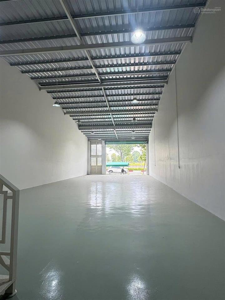 Kho mỹ phước 3, mới xây 10x30m, có gác, bền epoxy. đường xe cont 24/25