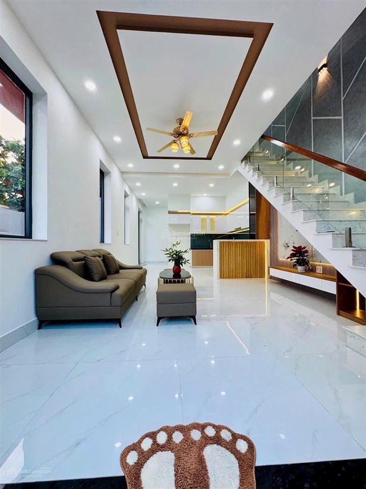 Nhà căn góc phường hiệp thành 230m² sàn, 1 trệt 2 lầu sân 2 oto nhựa 5m. vị trí đẹp