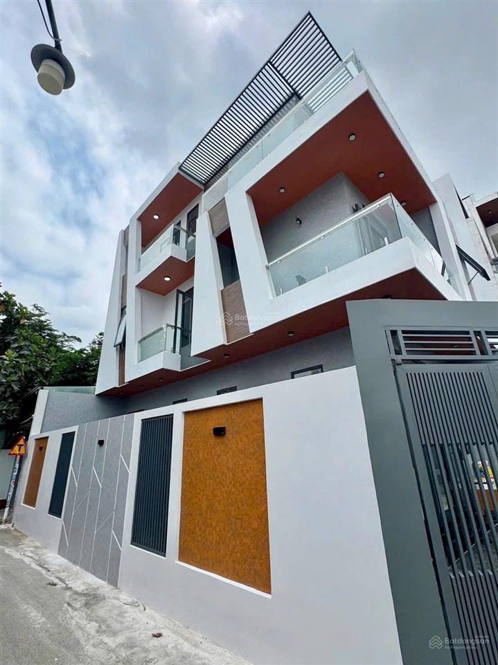Nhà căn góc phường hiệp thành 230m² sàn, 1 trệt 2 lầu sân 2 oto nhựa 5m. vị trí đẹp