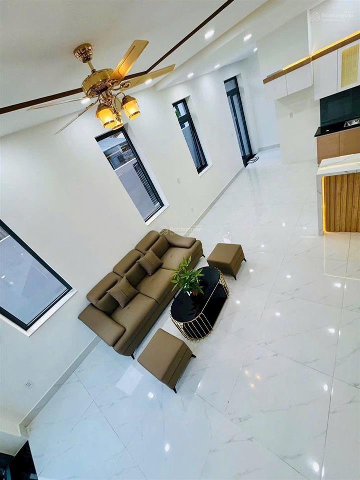 Nhà căn góc phường hiệp thành 230m² sàn, 1 trệt 2 lầu sân 2 oto nhựa 5m. vị trí đẹp