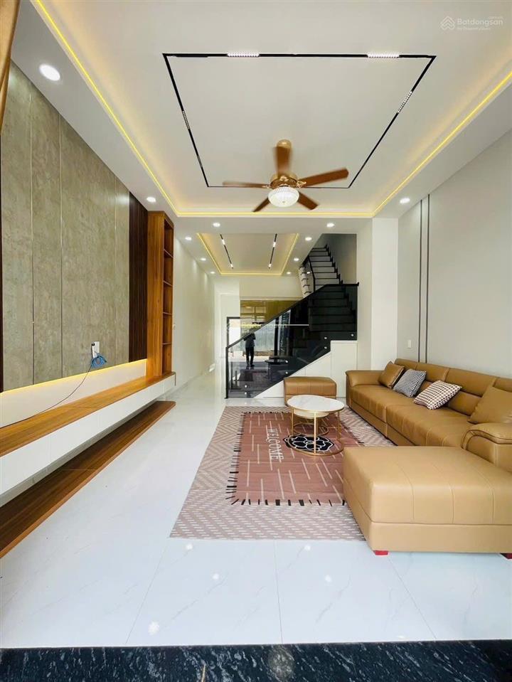 Nhà phú mỹ, gần chợ, gần thành phố mới 3 tầng sẵn nội thất, cách hvl chỉ 30m