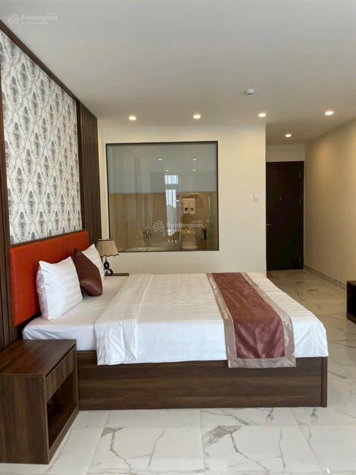 Khách sạn phú thọ, gần vòng xoay gò đậu. 1 trệt 5 lầu, đầy đủ giấy tờ, đang cho thuê 100tr/th
