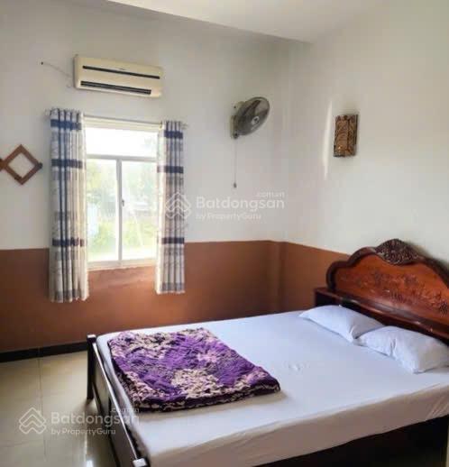 Nhà nghỉ 3 tầng, phú hoà, diện tích đất 1800m2, sau có nhà, tổng 33 phòng sẵn gpkd, pccc, điện nlmt