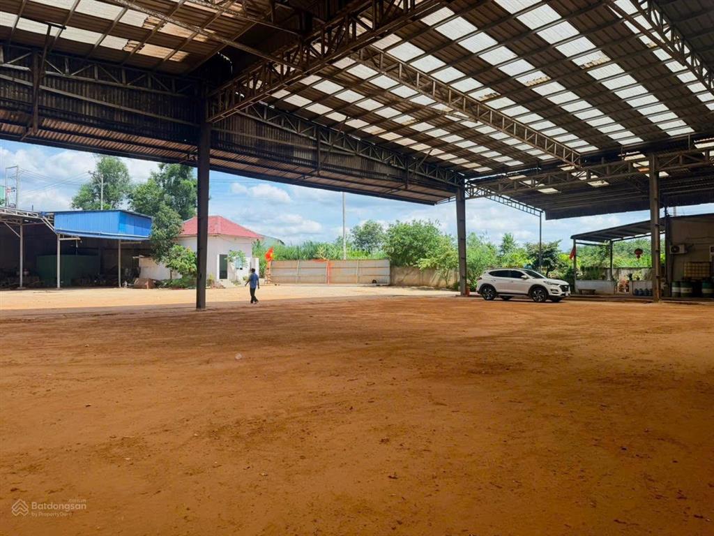 Xưởng phú giáo, bình dương. dt đất 14.000m2, nhà xưởng 6000m2, 2 trạm 630kva