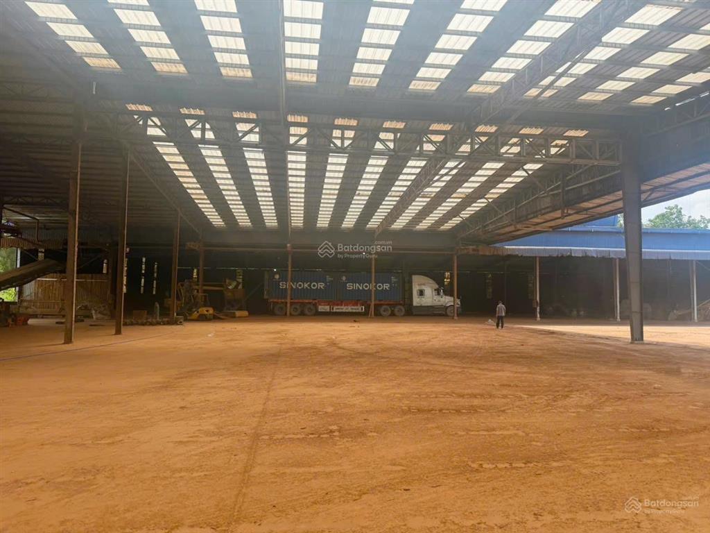 Xưởng phú giáo, bình dương. dt đất 14.000m2, nhà xưởng 6000m2, 2 trạm 630kva