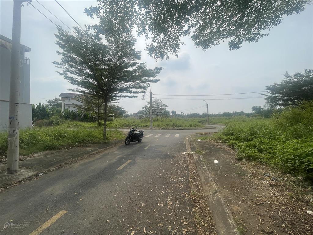 6 tỷ 2/nền 6x16,4 sổ cá nhân ngay chung cư d1, không ép xây, kdc phú lợi