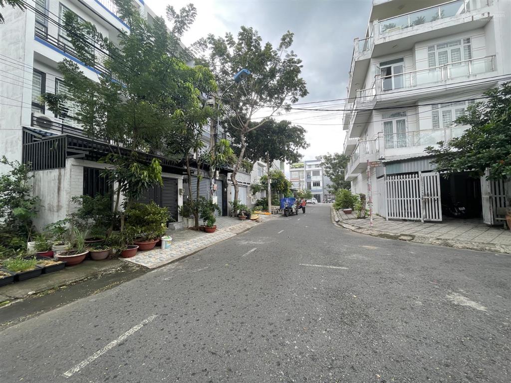 4,3 tỷ nền 100 m2 (5x20m) đối diện công viên thoát mát tại phú lợi q8