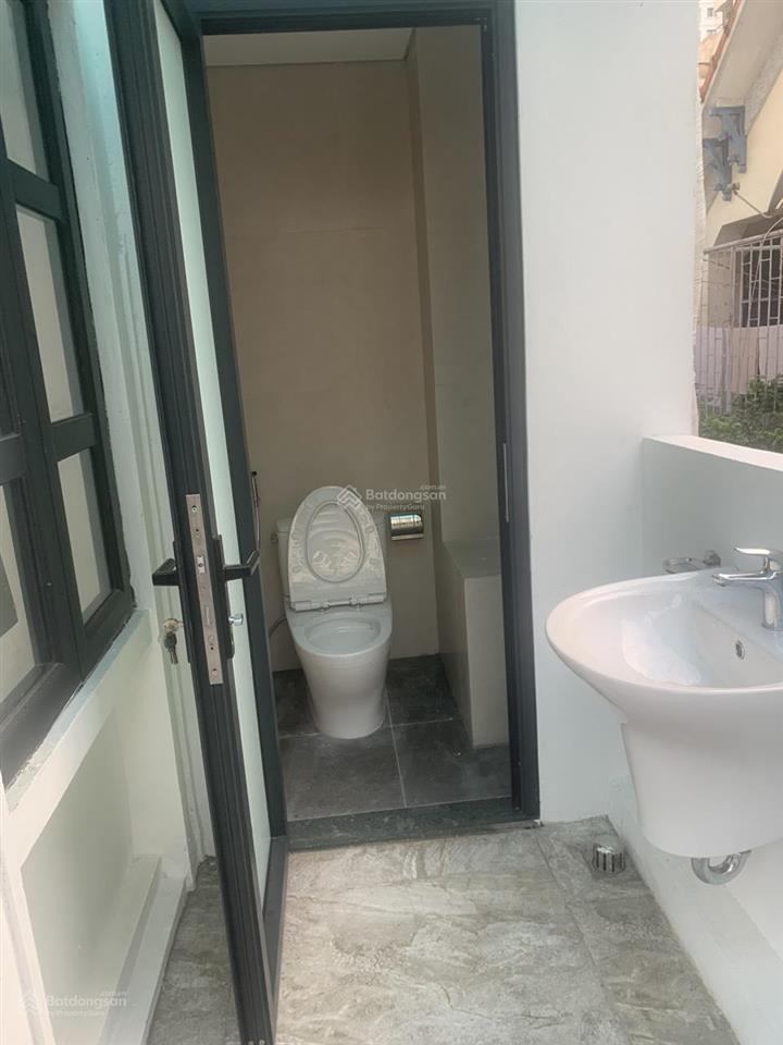 Cho thuê nhà nguyên căn tại hàm nghi. diện tích 70m2 x 5 tầng. giá thuê 40 triệu/tháng 0982 247 ***
