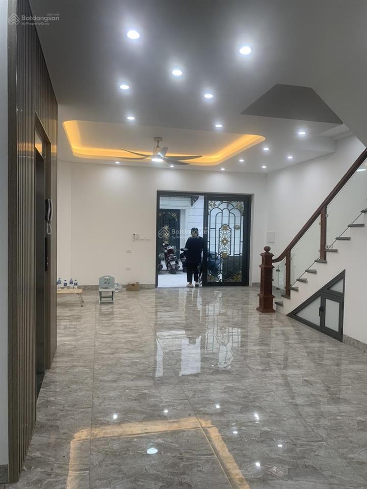 Cho thuê nhà nguyên căn tại hàm nghi. diện tích 70m2 x 5 tầng. giá thuê 40 triệu/tháng 0982 247 ***