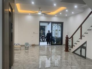 Cho thuê nhà nguyên căn tại hàm nghi. diện tích 70m2 x 5 tầng. giá thuê 40 triệu/tháng 0982 247 ***