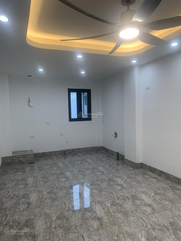 Cho thuê nhà nguyên căn tại hàm nghi. diện tích 70m2 x 5 tầng. giá thuê 40 triệu/tháng 0982 247 ***