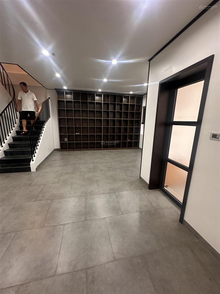 Cho thuê nguyên căn tại mỹ đình  từ liêm  hà nội. diện tích 70m2 x 4 tầng.  0982 247 ***