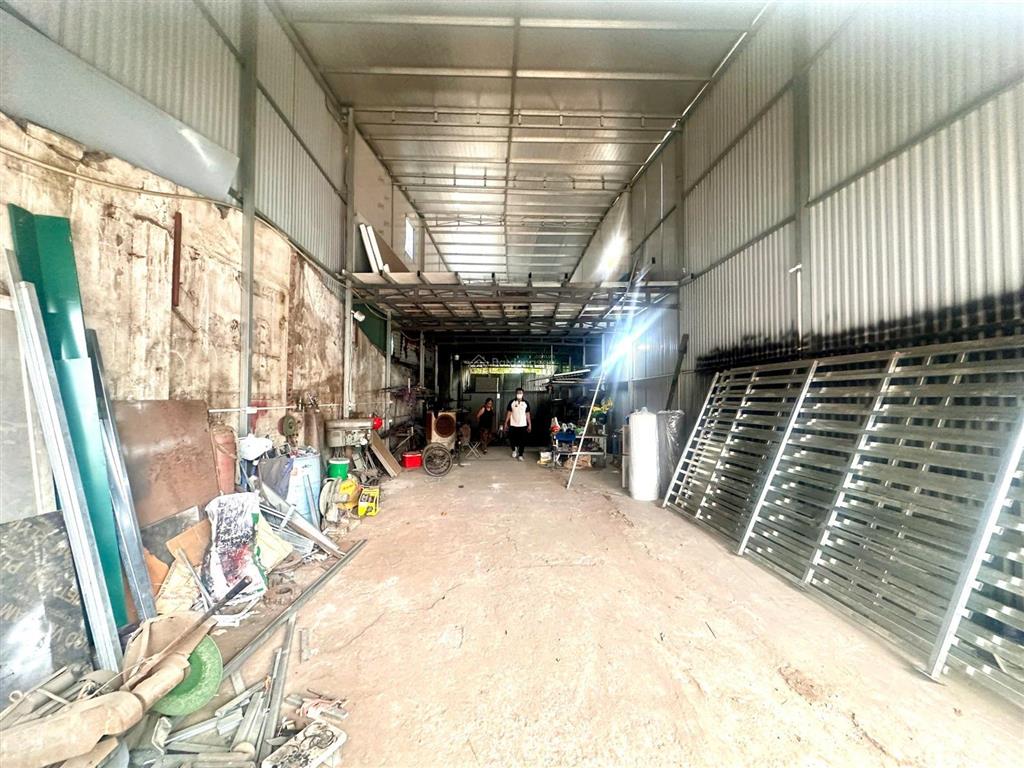 Cho thuê 150m2 kho + 100m2 gác xép tại cầu diễn  từ liêm  hà nội.  0982 247 ***
