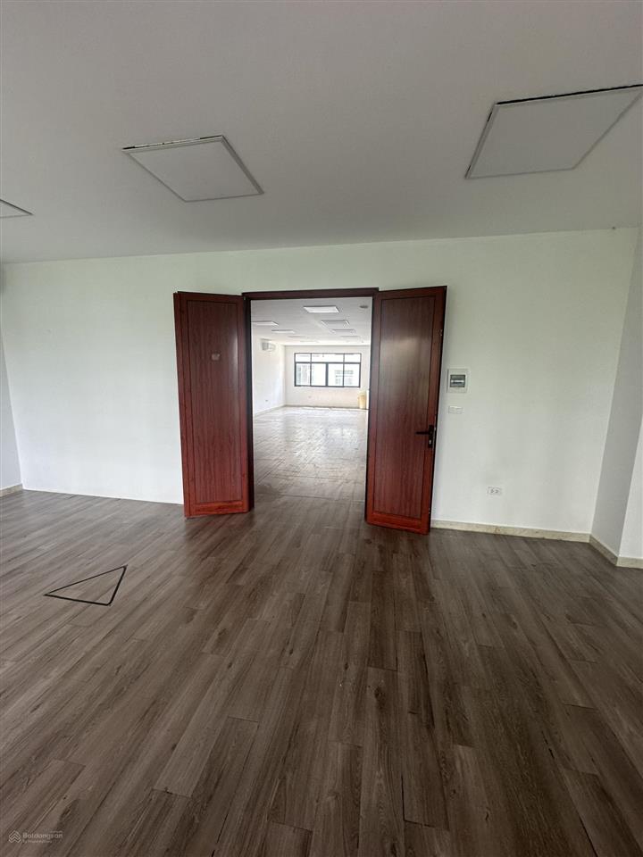 Cho thuê sàn văn phòng 110m2 mặt phố dương khuê. giá thuê 16 triệu/tháng  0982 247 ***