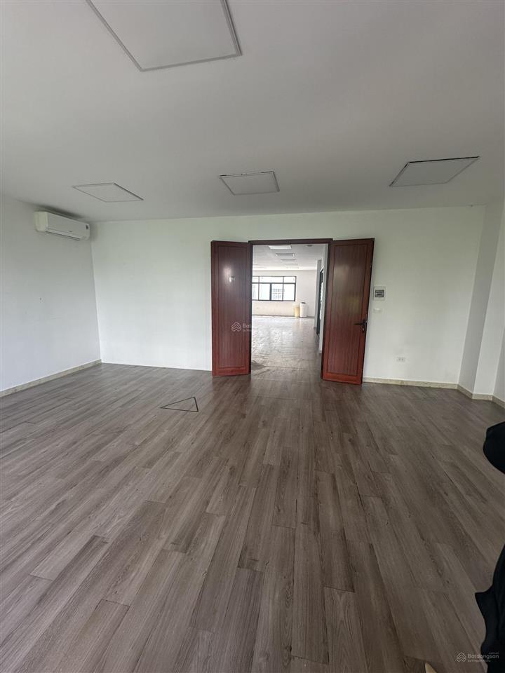 Cho thuê sàn văn phòng 110m2 mặt phố dương khuê. giá thuê 16 triệu/tháng  0982 247 ***