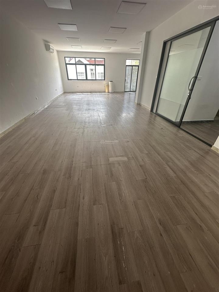Cho thuê sàn văn phòng 110m2 mặt phố dương khuê. giá thuê 16 triệu/tháng  0982 247 ***