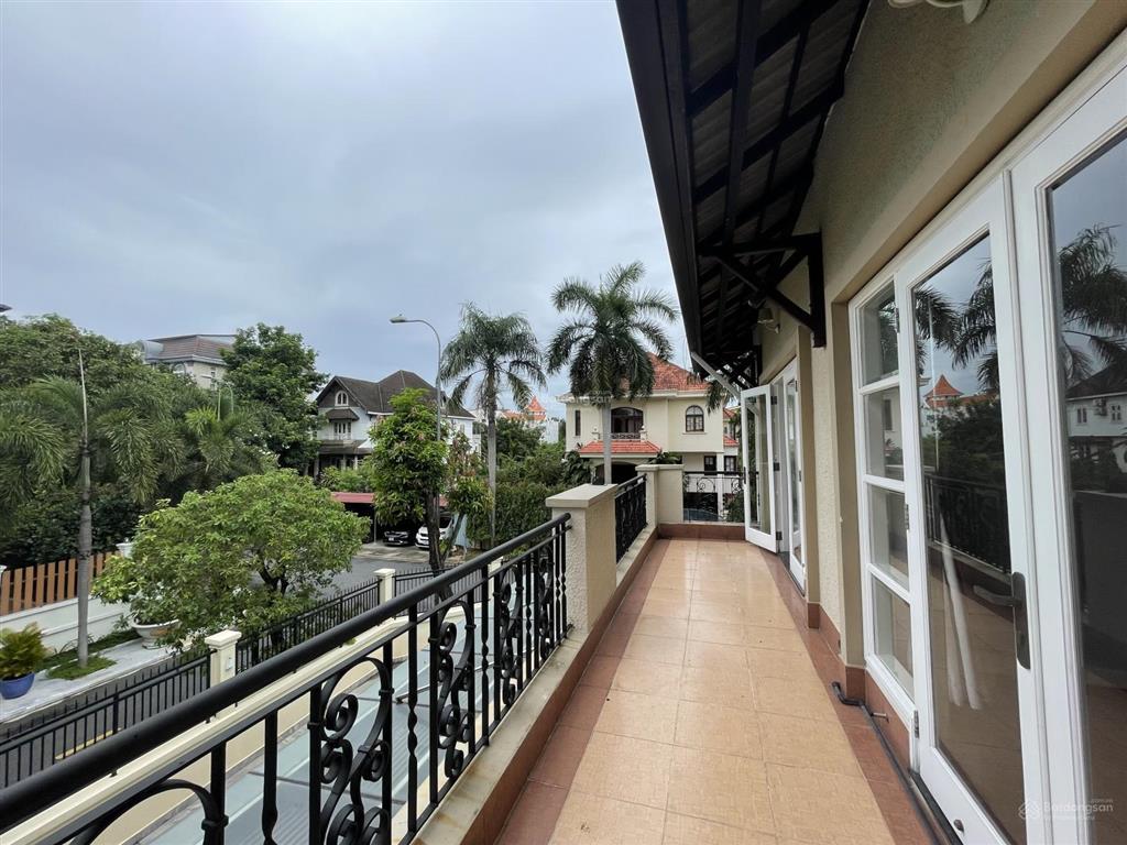 Cho thuê biệt thự sân vườn, có hồ bơi riêng tại 146 nguyễn văn hưởng, thảo điền.  0918 600 ***