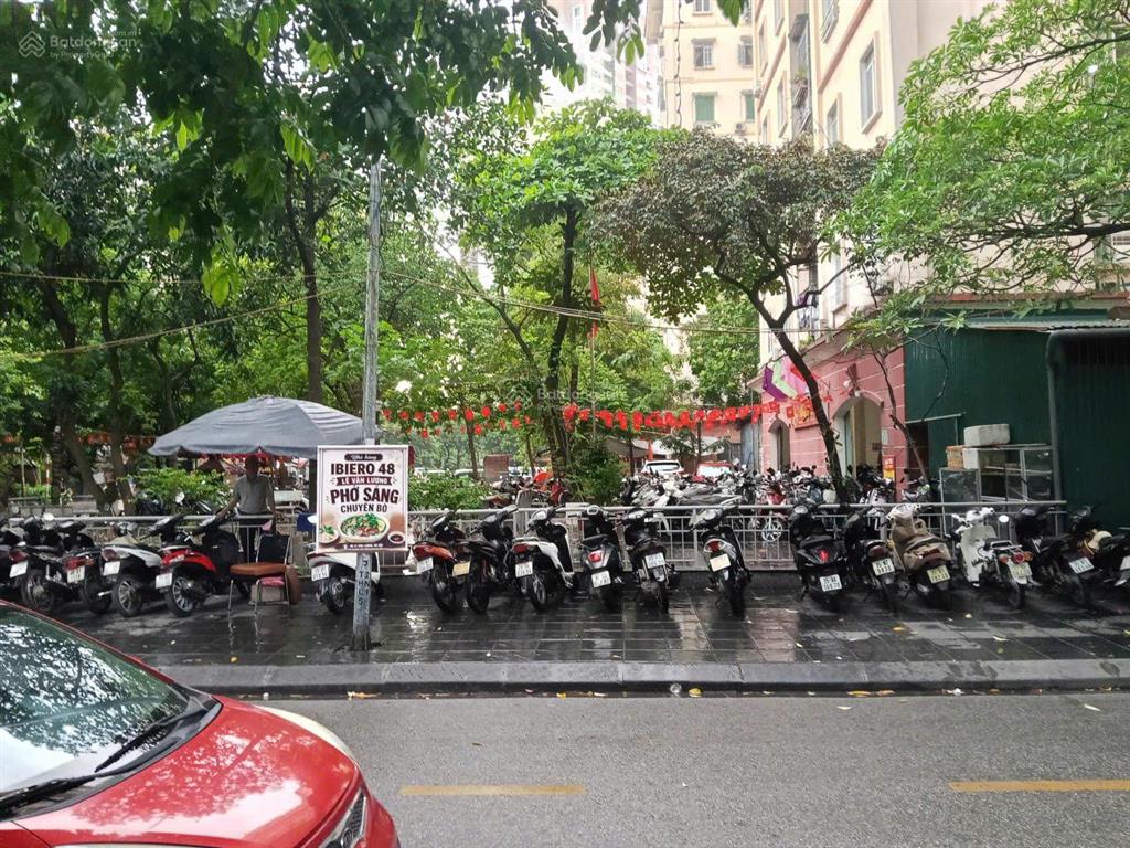 Bán shophouse chân đế ngay mặt đường lê văn lương, thanh xuân, 170m2, 50 tỷ
