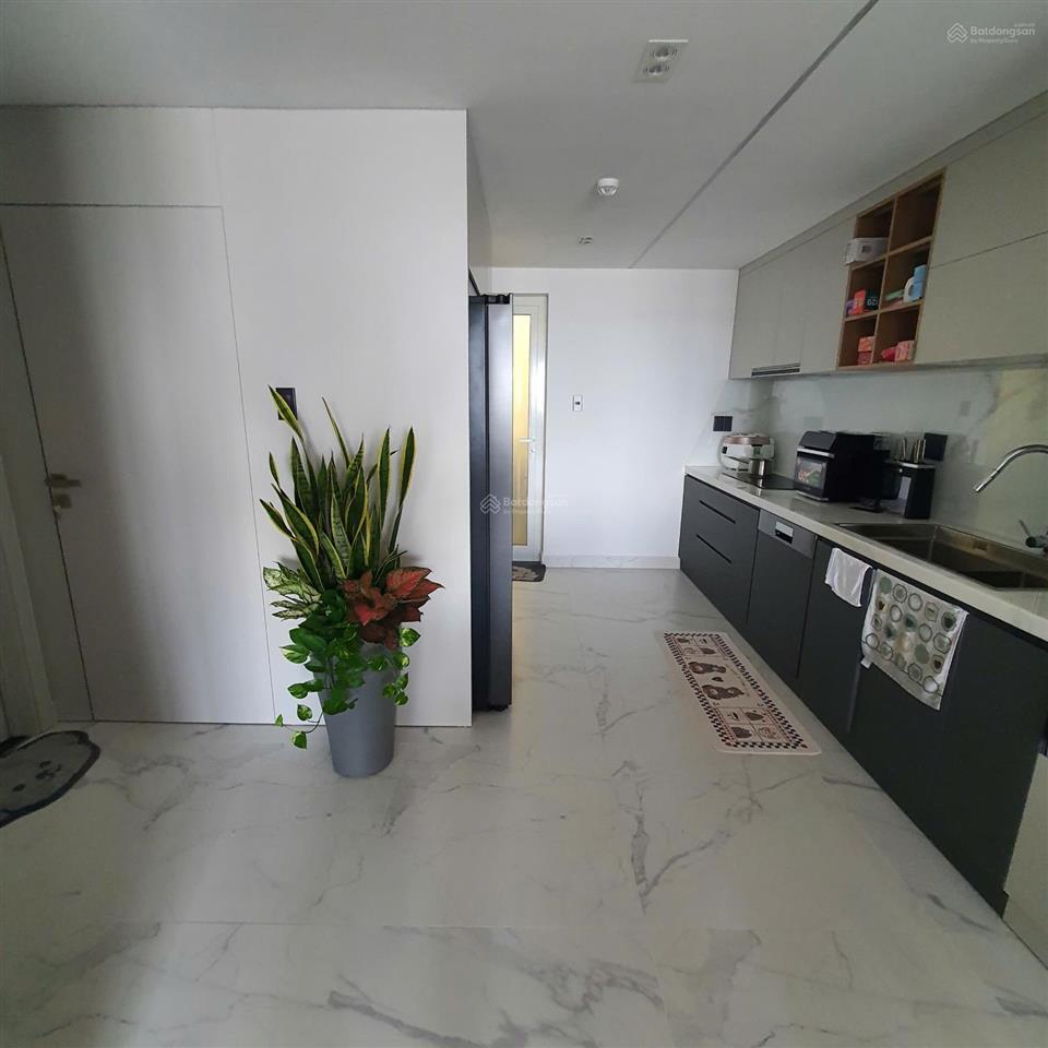 Cần bán gấp căn hộ chung cư hùng vương plaza 3pn 3wc đầy đủ nội thất 9 tỷ