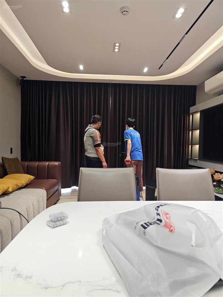 Cần bán gấp căn hộ chung cư hùng vương plaza 3pn 3wc đầy đủ nội thất 9 tỷ