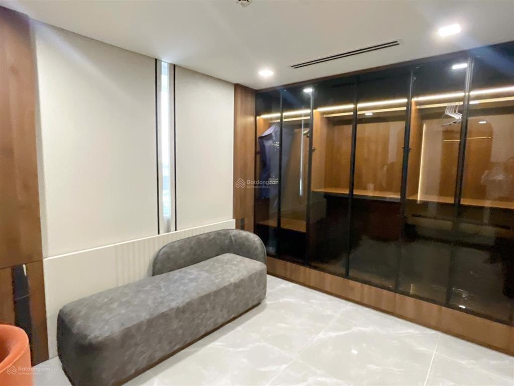 Cần bán gấp căn hộ hùng vương plaza (parkson hùng vương) 3 pn 3 wc full nội thất giá 9,2 tỷ