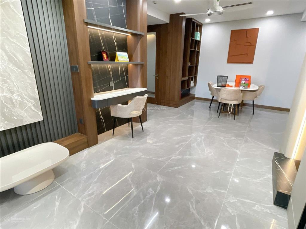 Cần bán gấp căn hộ hùng vương plaza (parkson hùng vương) 3 pn 3 wc full nội thất giá 9,2 tỷ