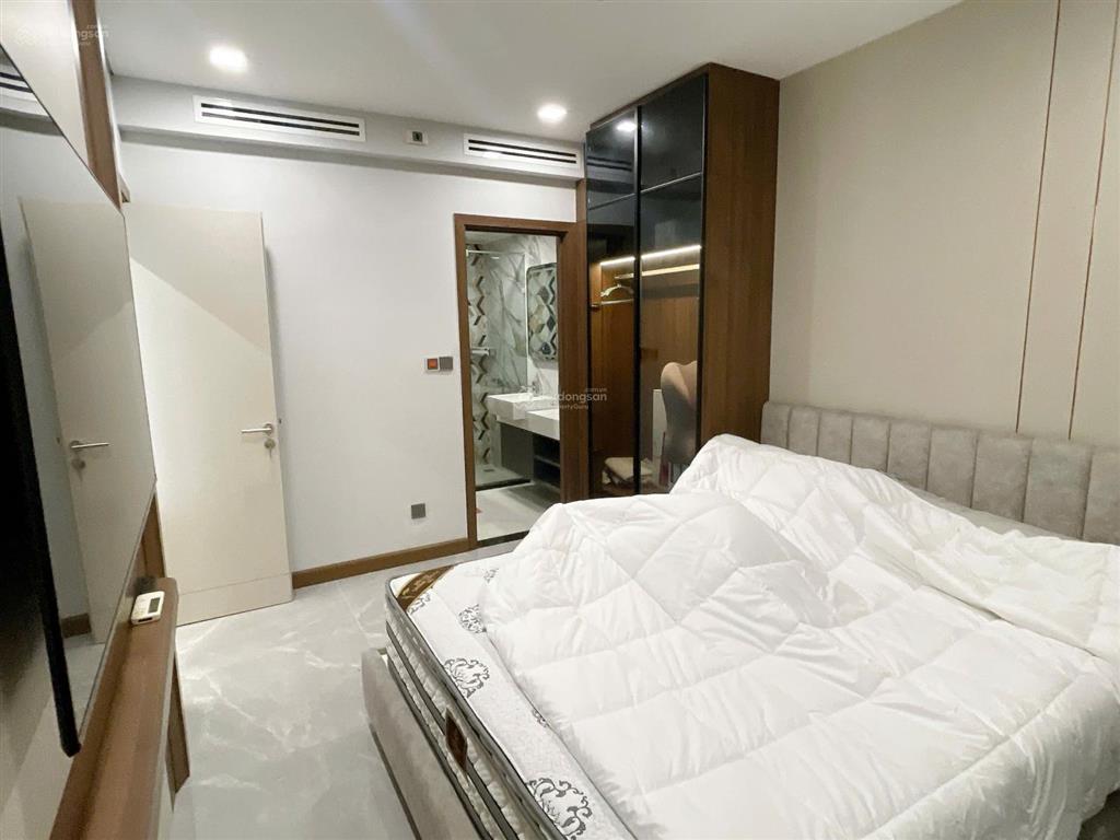 Cần bán gấp căn hộ hùng vương plaza (parkson hùng vương) 3 pn 3 wc full nội thất giá 9,2 tỷ