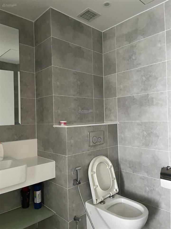 Bán căn hộ view phố có ban công rộng ngắm thành phố siêu đẹp tui blue chỉ 2,8 tỷ