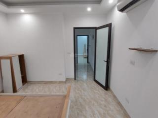 Nr 45m2 x 3 tầng, 3pn, 2vs, ngọc hồi 8tr/th