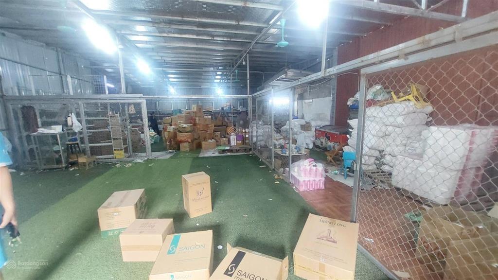 Kho 300m2 văn quán, xe 5t đỗ, 90 nghìn/m2/th, lâu dài