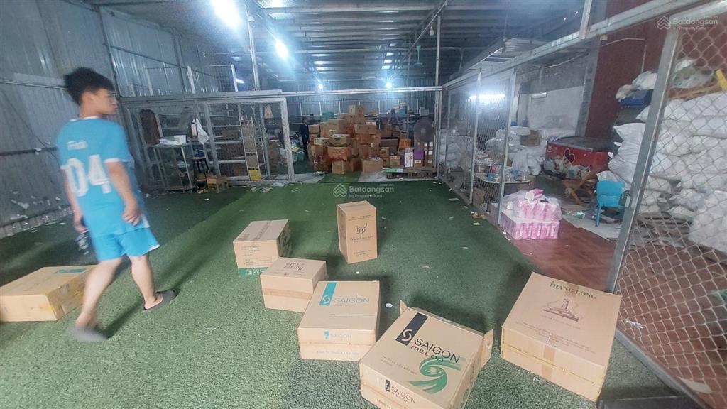 Kho 300m2 văn quán, xe 5t đỗ, 90 nghìn/m2/th, lâu dài