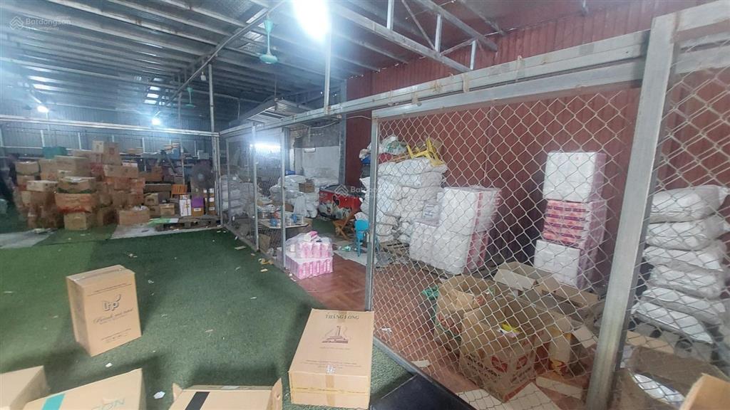 Kho 300m2 văn quán, xe 5t đỗ, 90 nghìn/m2/th, lâu dài
