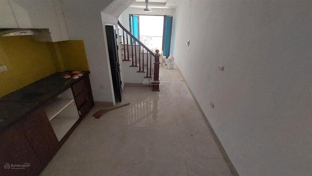 Nr 33m2x4 tầng, ngõ 16/77 định công hạ, 8.5tr/th