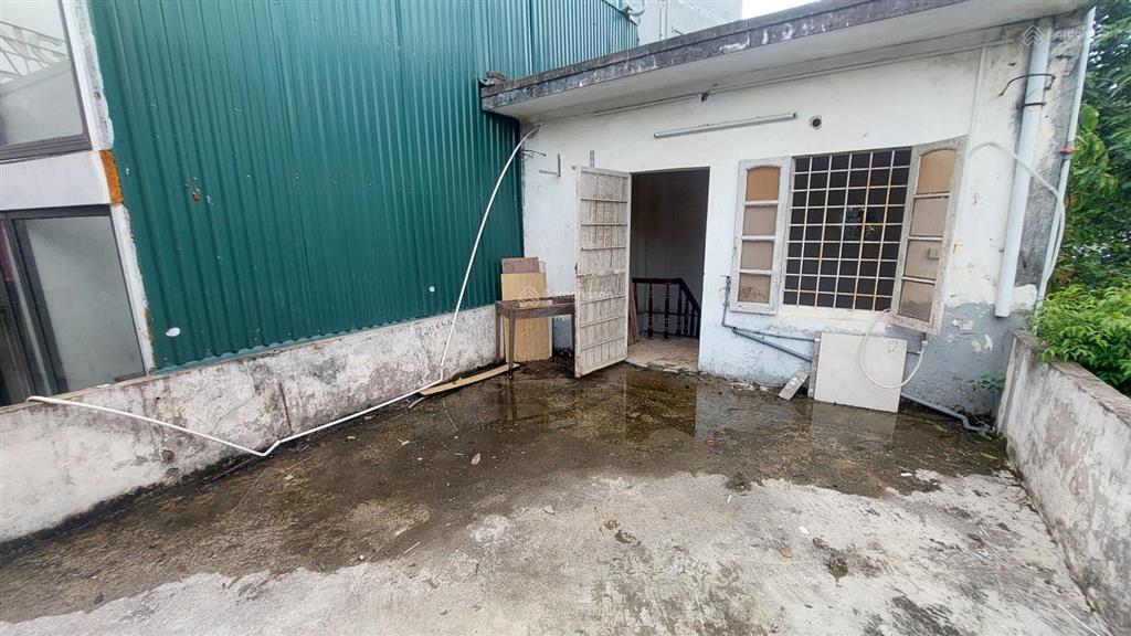 Nr 45m2x3t, sân rộn, ô tô gần cửa, 600 bưởi, 10tr/th