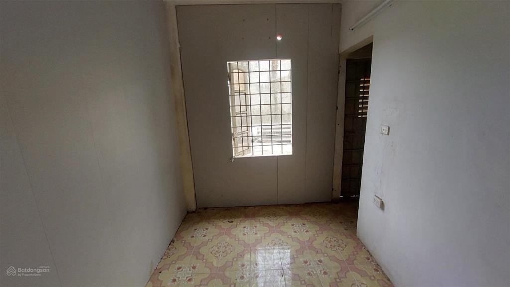Nr 45m2x3t, sân rộn, ô tô gần cửa, 600 bưởi, 10tr/th