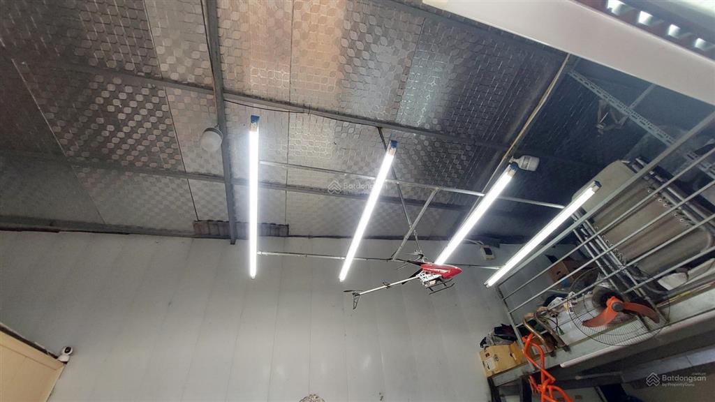 Kho 28m2, lửng 10m2, định công, 3tr/th