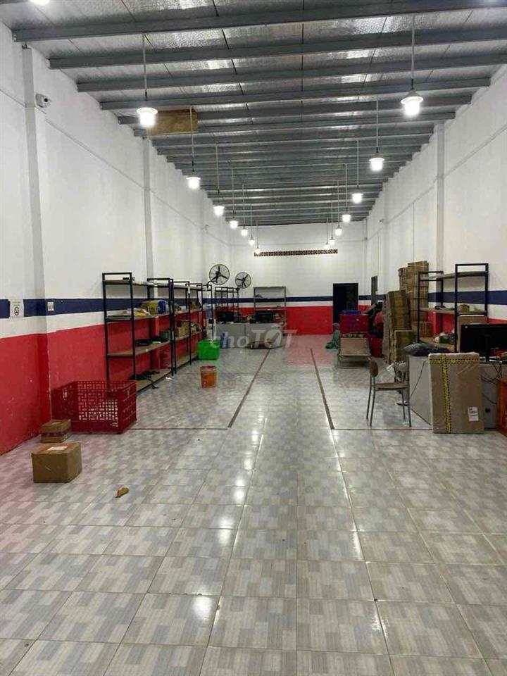BÁN GẤP NHÀ KHO MT ĐƯỜNG 8M PHÙ HỢP KD MỌI NGÀNH NGHỀ