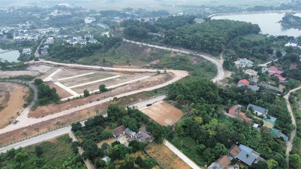 Đất siêu đẹp tại mặt đường dầu khí gần hồ đồng chanh giá hơn 2 tỷ / lô