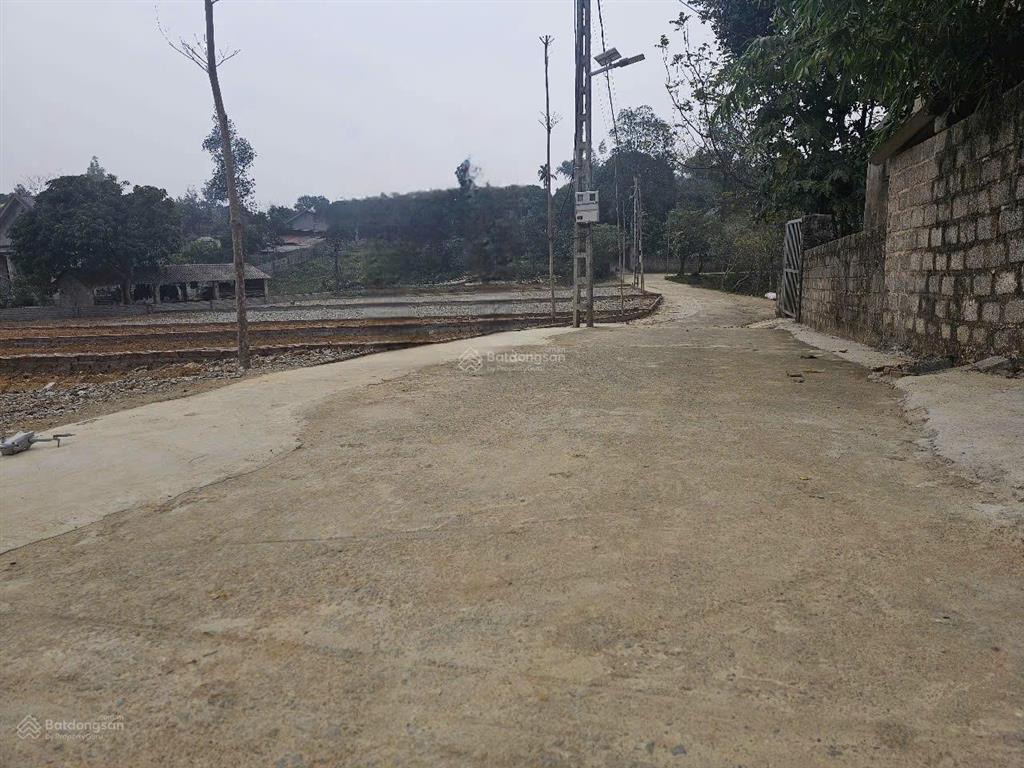 Đất gần hồ đồng chanh 378m2 giá chỉ 6,5tr/m2 tại cư yên, lương sơn.  quynh 0986 442 *** chính chủ