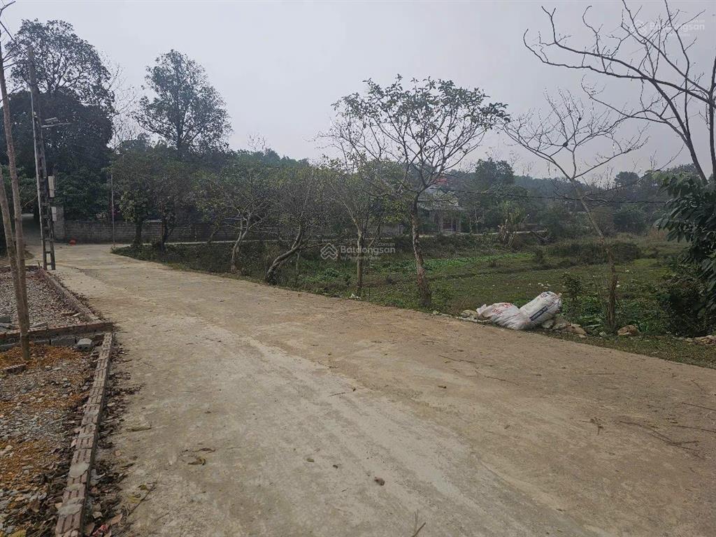 Đất gần hồ đồng chanh 378m2 giá chỉ 6,5tr/m2 tại cư yên, lương sơn.  quynh 0986 442 *** chính chủ