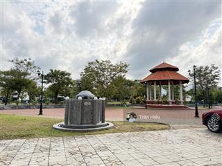 Hàng hiếm lô trực diện công viên lock duy nhất được xây cao 5,5 tầng tối đa công năng. giá cực tốt